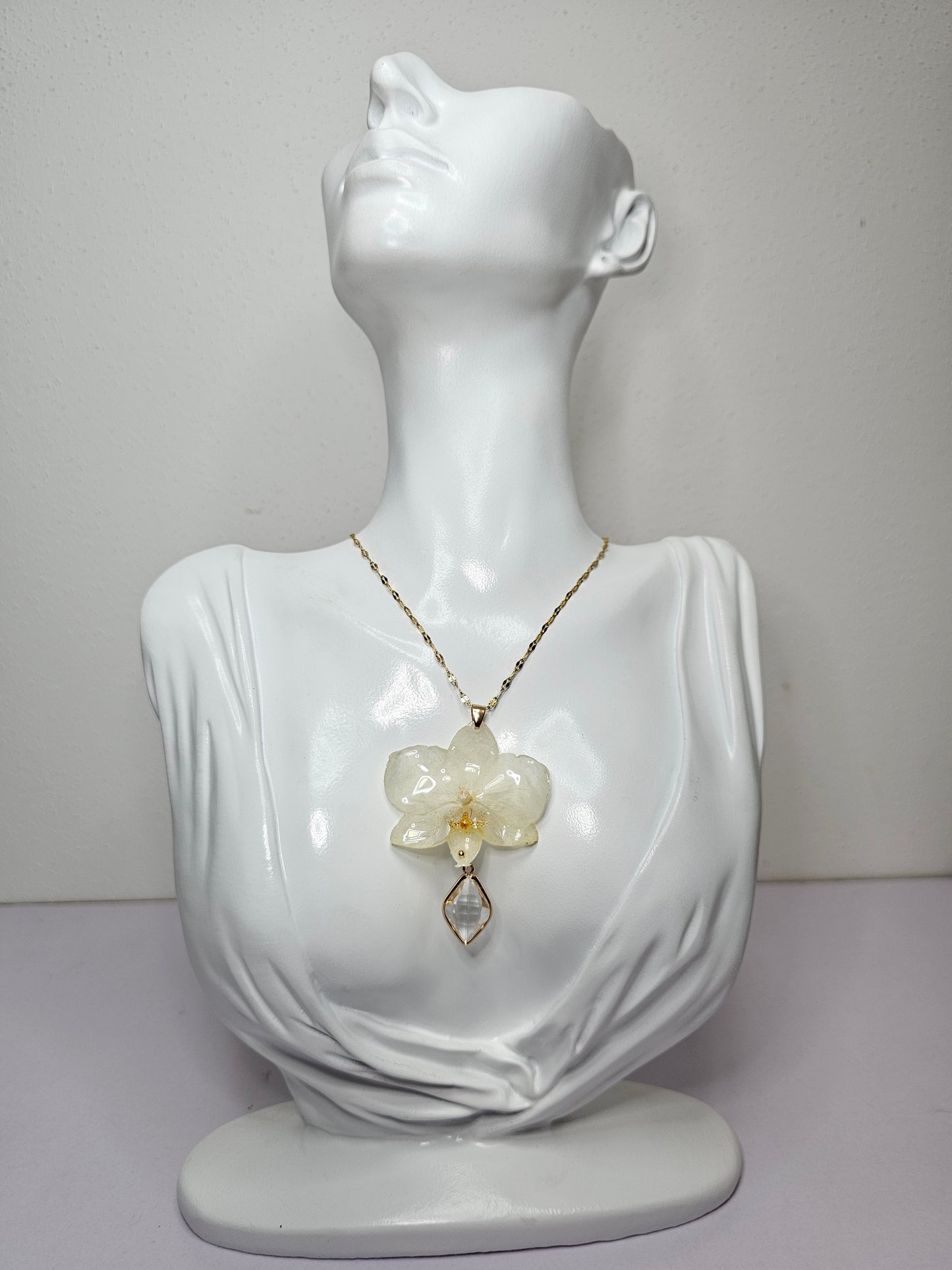 Collar Mini Orquídea Blanca
