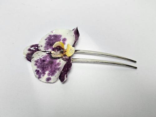 Peineta con Orquídea Vaquita artesanal con flor natural preservada; material: acero inoxidable, vista 2