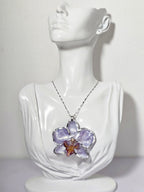 Collar Orquídea Lila Tornasol