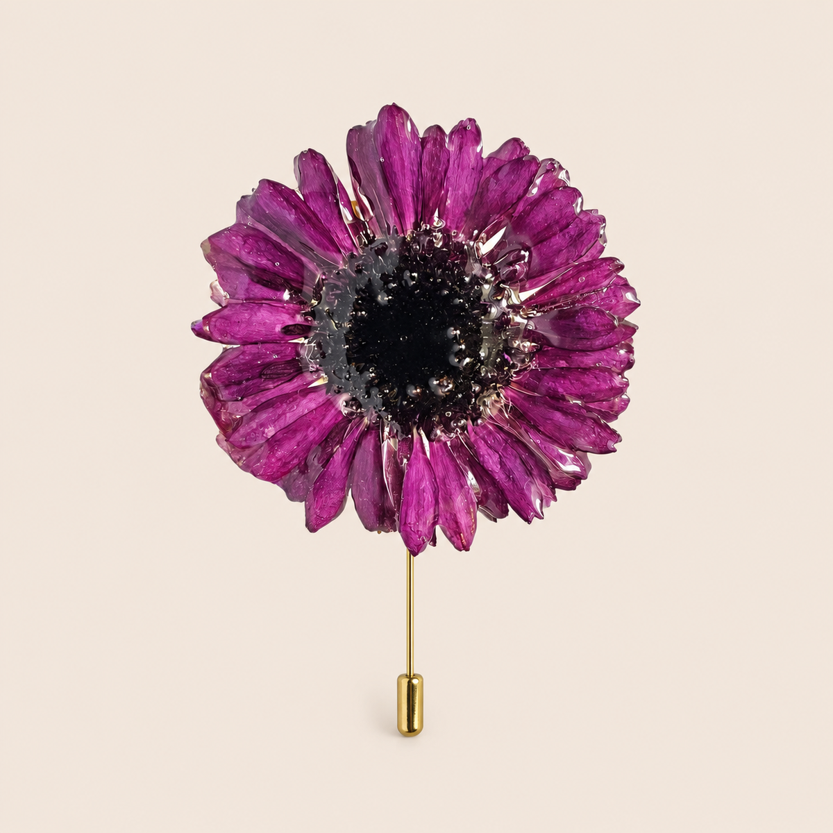 Alfiler de Solapa con Gerbera Morada artesanal con flor natural preservada — ISAMOR