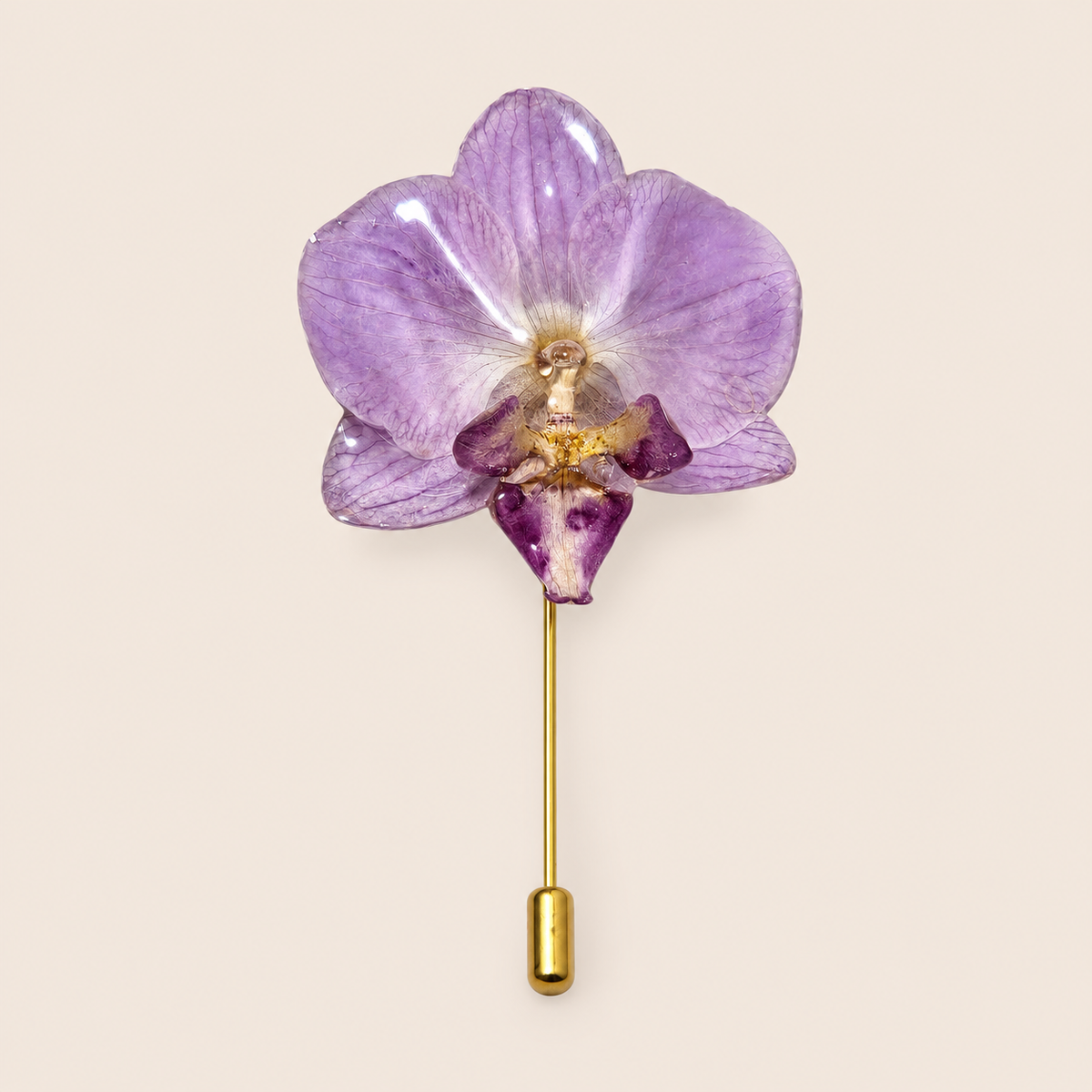 Alfiler de Solapa con Mini Orquídea Lila artesanal con flor natural preservada — ISAMOR