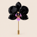 Alfiler de Solapa con Mini Orquídea Negra con Morado artesanal con flor natural preservada — ISAMOR