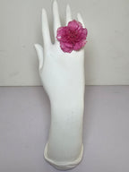 Anillo de Clavel Rosa artesanal con flor natural preservada; material: acero inoxidable, vista 4