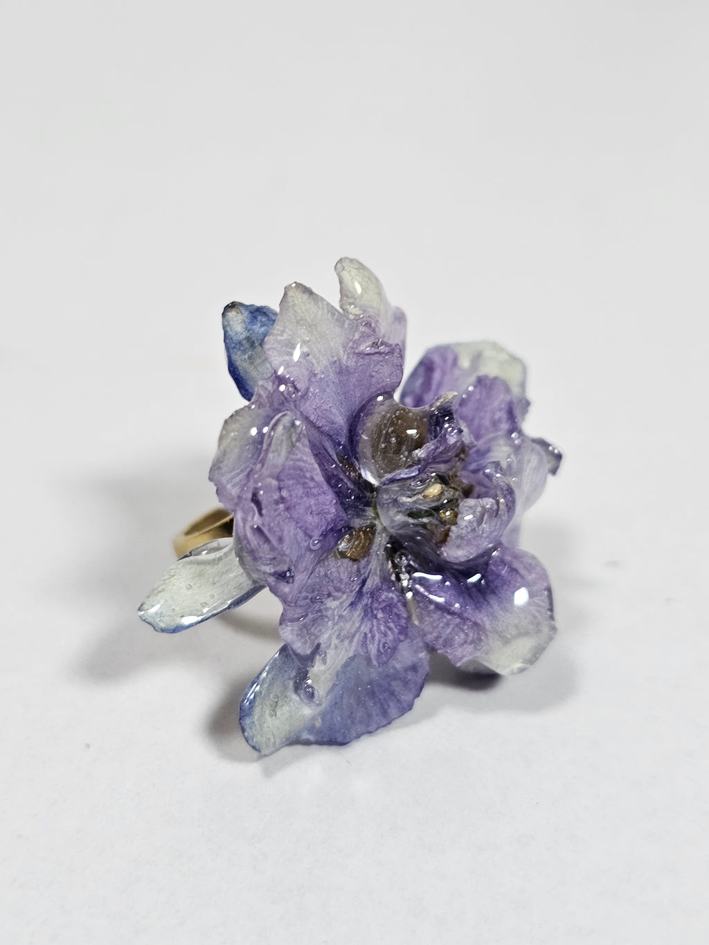 Anillo de Espuela de Caballero Morada artesanal con flor natural preservada; material: acero inoxidable, vista 2