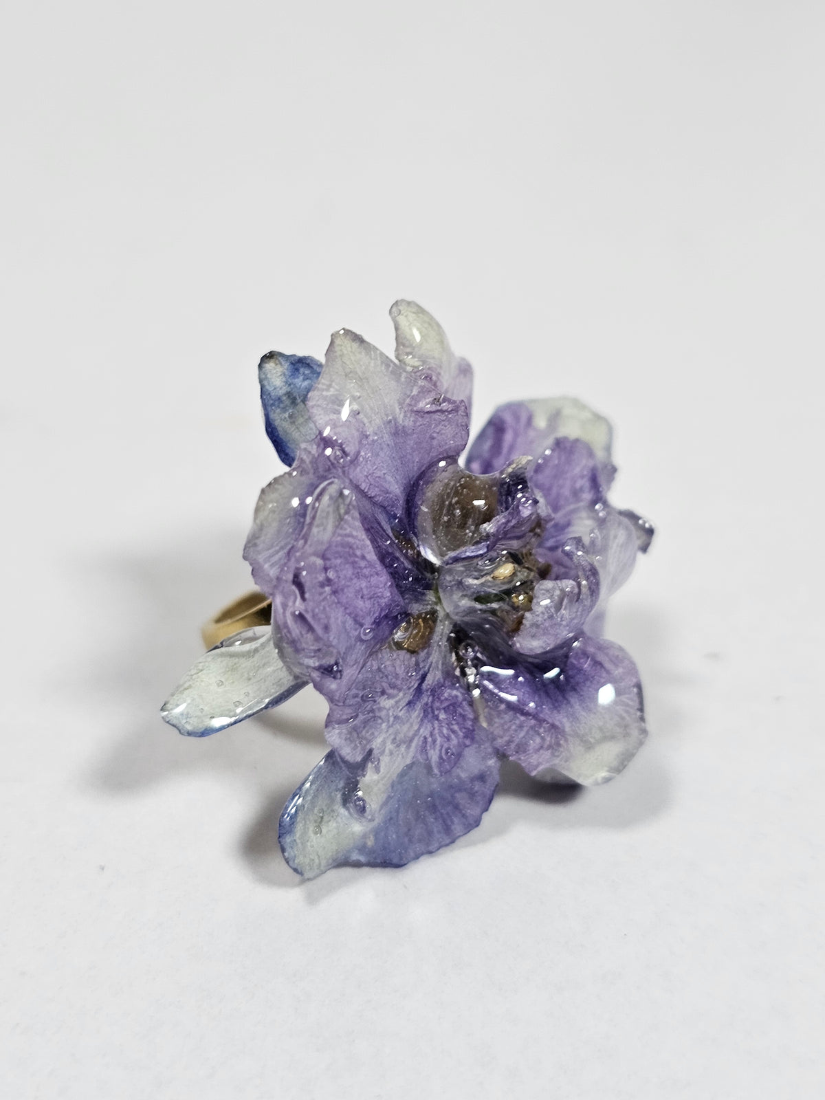 Anillo de Espuela de Caballero Morada artesanal con flor natural preservada; material: acero inoxidable, vista 2