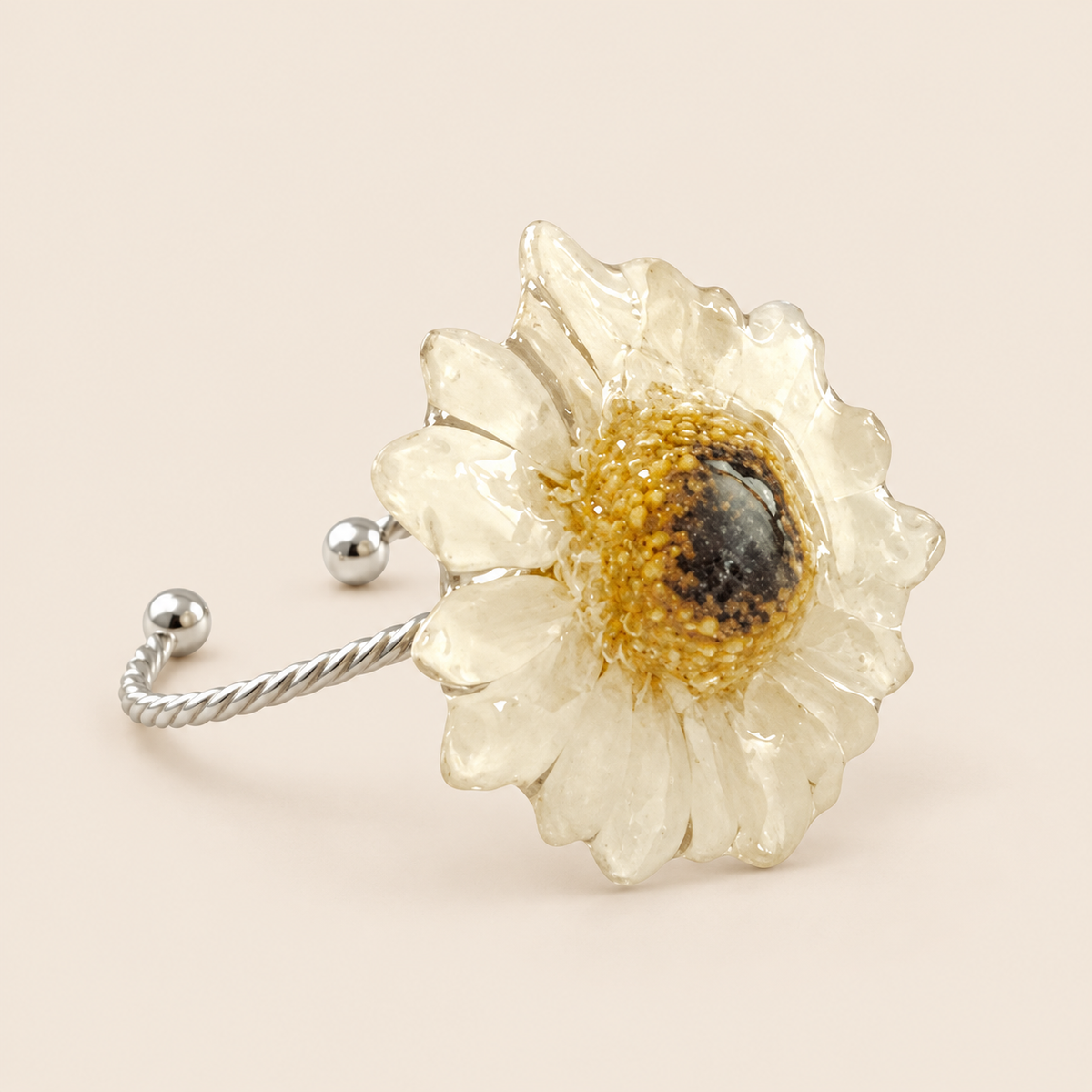 Anillo de Mini Margarita artesanal con flor natural preservada — ISAMOR