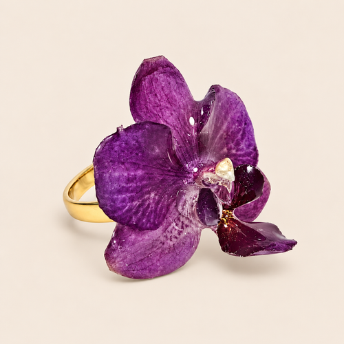 Anillo de Orquídea Morada artesanal con flor natural preservada — ISAMOR