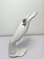 Anillo de Pétalos de Orquídea Abanico artesanal con flor natural preservada; material: acero inoxidable, vista 5