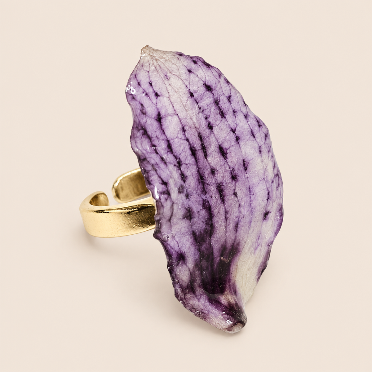 Anillo de Pétalos de Orquídea Gota artesanal con flor natural preservada — ISAMOR