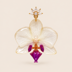 Aretes de Mini Orquídea Blanca con Morado y Zirconia artesanal con flor natural preservada — ISAMOR