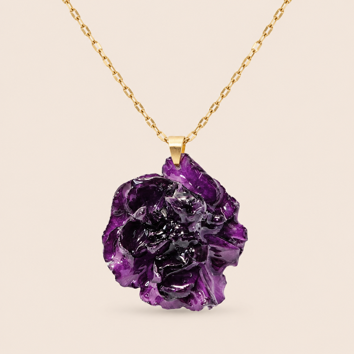 Collar de Clavel Morado artesanal con flor natural preservada — ISAMOR