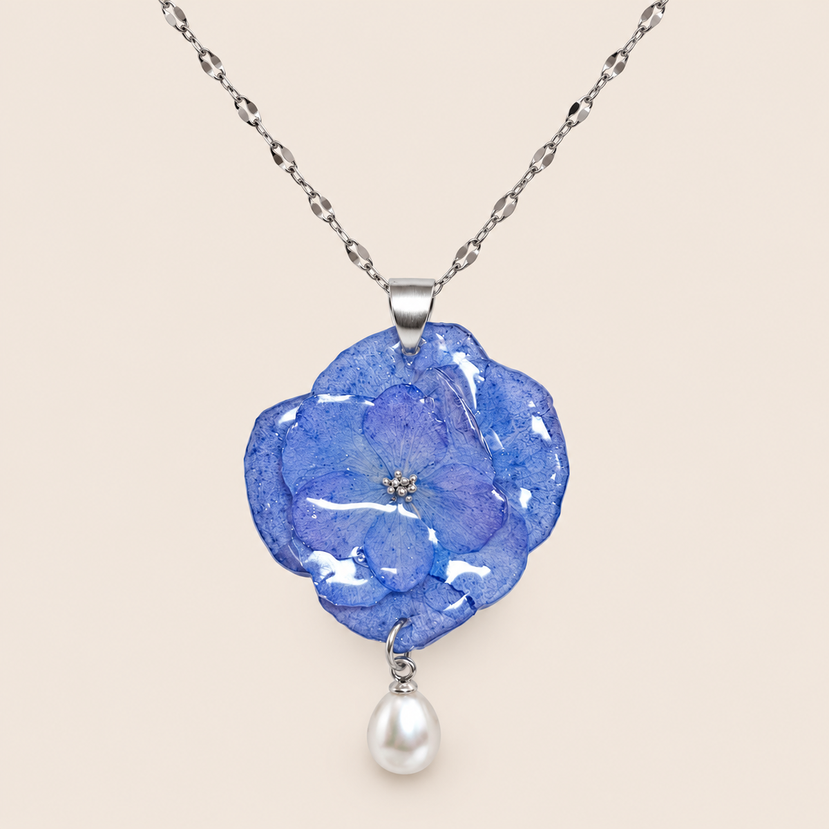 Collar de Hortensia Azul artesanal con flor natural preservada — ISAMOR