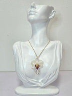 Collar de Mini Orquídea Blanca con Morado artesanal con flor natural preservada; material: acero inoxidable, vista 2