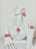 Conjunto de Espuela de Caballero Rosa artesanal con flor natural preservada; material: acero inoxidable