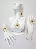 Conjunto de Margaritas artesanal con flor natural preservada; material: acero inoxidable