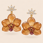 Aretes de Mini Orquídea Café y Zirconia
