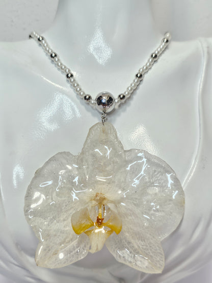 Collar Orquidea Blanca