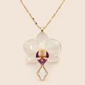 Collar de Mini Orquídea Blanca con Morado