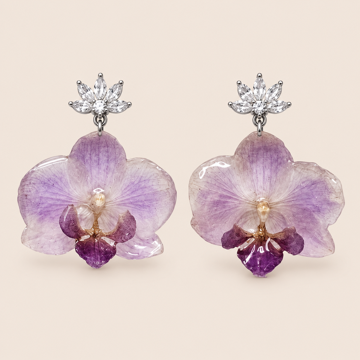Aretes de Mini Orquídea Lila y Zirconia