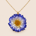 Collar con Flor de Aster Azul y Blanco