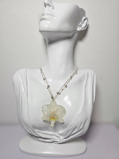 Collar Perlas Mini Orquídea Blanca