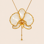 Collar de Orquídea Blanca Dorada