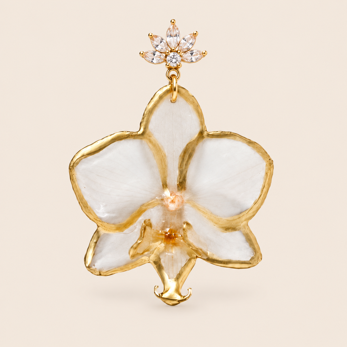 Aretes de Mini Orquídea Blanca Dorada
